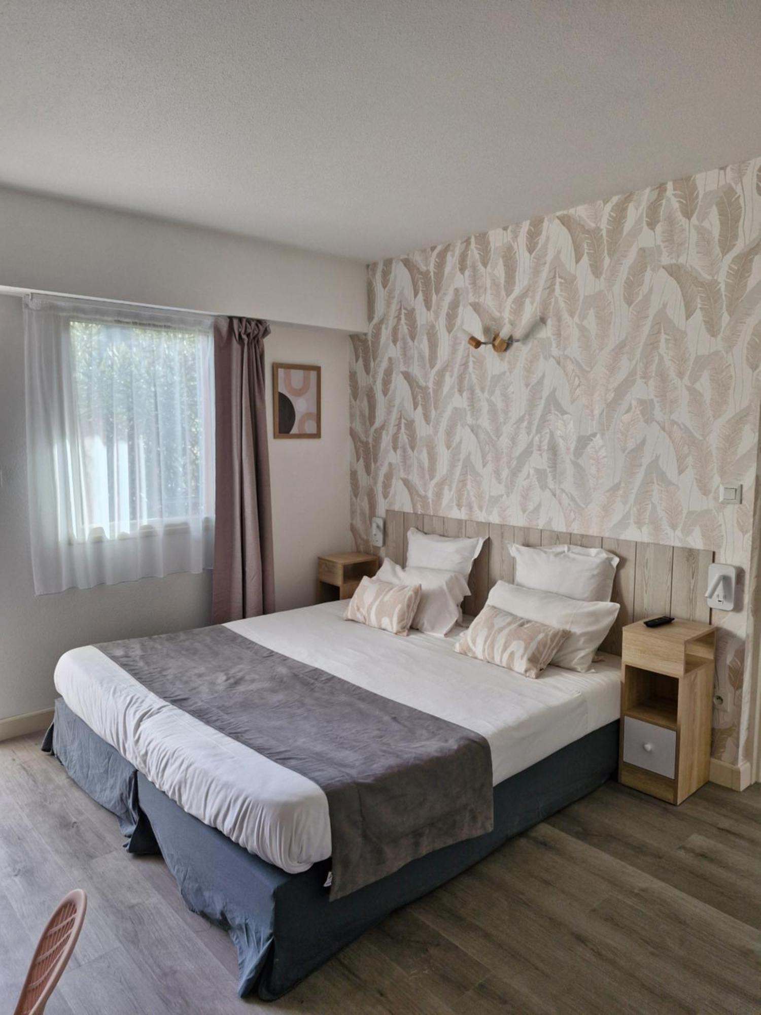 Hotel Le Vanseen Ле-Ван Экстерьер фото